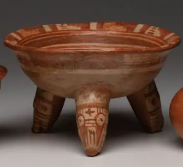 Tripod bowl from the Michoacán culture.