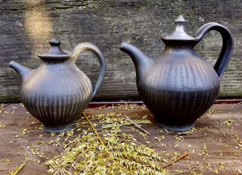 Llamas de Mouro pottery