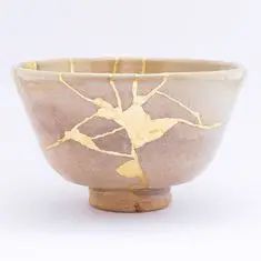 Piece made with the Kintsugi piece method.