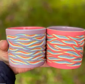 Porcelain mugs with designs